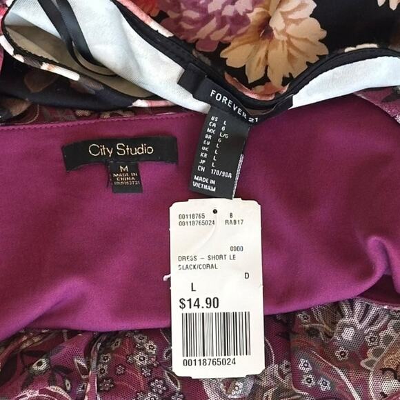 Women's Dress Bundle Size Medium - Picture 8 of 9